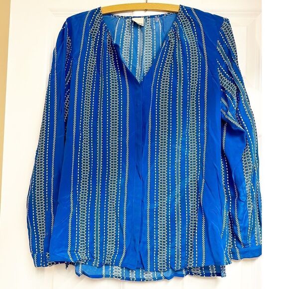 Ecru silk blue button down blouse - Picture 1 of 3